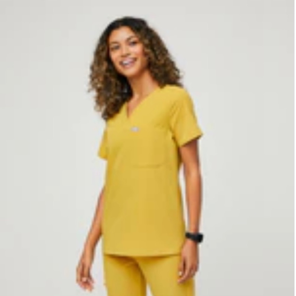 Figs Women's Yellow Scrub Set